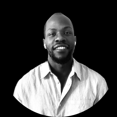 A bearded man wearing a Dutch white short